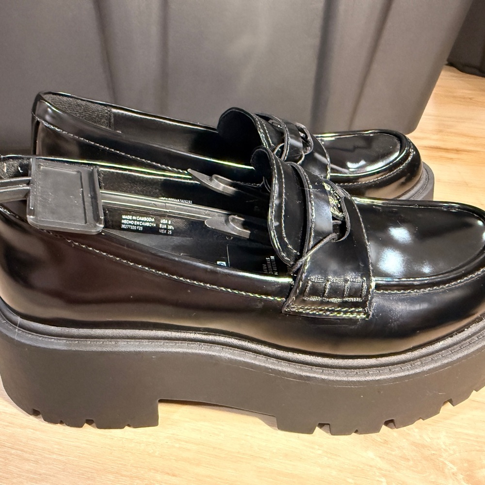 Sleek Black Platform Loafers - Picture 3 of 5